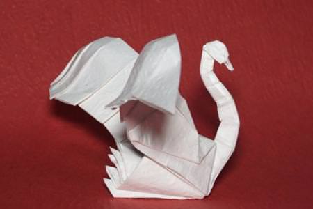Як зробити лебедя з паперу: 9 простих схем