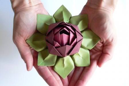 Як зробити орігамі квіти з паперу: 8 найкращих схем